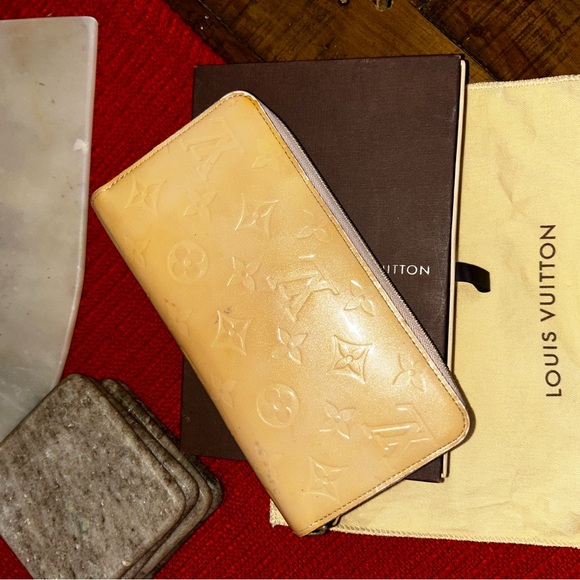 SOLD^^ Louis Vuitton vernis zippy wallet✨ - Picture 4 of 6